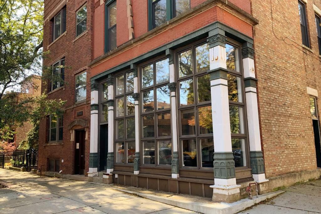 Апартаменты Lincoln Park Light-Filled Loft Чикаго Экстерьер фото